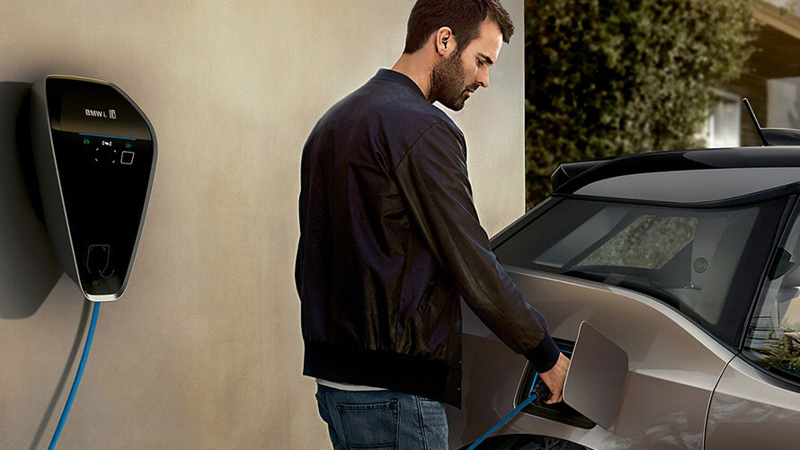 EN KOLAY ŞARJ YÖNTEMİ: BMW WALLBOX | BMW Elektriğin Öncüleri