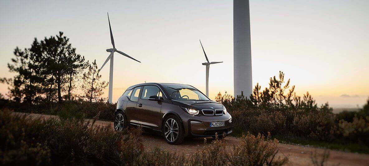 Elektrikli otomobiller, yanmalı motorlu otomobiller kadar güvenlidir | BMW Elektriğin Öncüleri